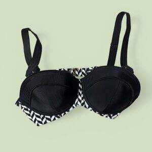 Swimsuits For All Structured Underwire Black and White Chevron Bikini Top 6 NWT